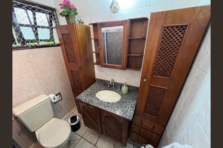 Casa à venda com 147m², 3 quartos e 6 vagasBanheiro