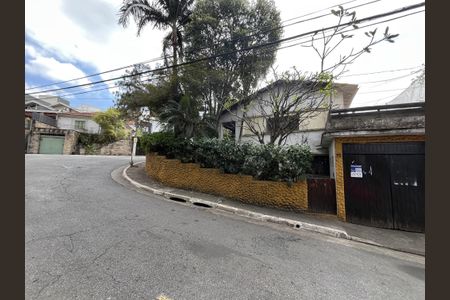 Casa à venda com 147m², 3 quartos e 6 vagasFachada/Placa