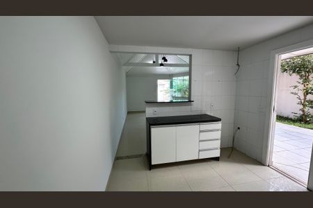 Casa de condomínio à venda com 160m², 3 quartos e 2 vagasCozinha