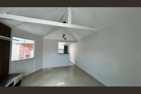 Casa de condomínio à venda com 160m², 3 quartos e 2 vagasSala