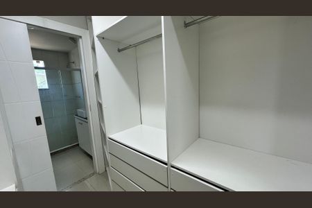Casa de condomínio à venda com 160m², 3 quartos e 2 vagasCloset da Suíte