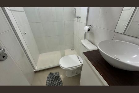 Casa de condomínio à venda com 160m², 3 quartos e 2 vagasBanheiro Social