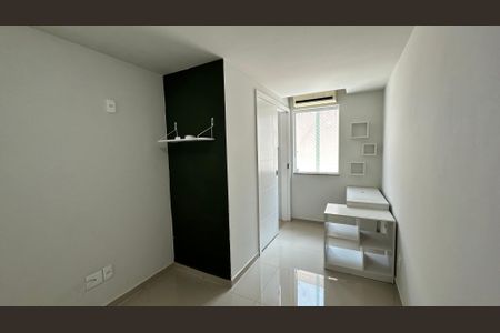 Casa de condomínio à venda com 160m², 3 quartos e 2 vagasSemi Suíte 1