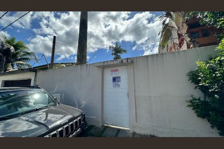 Casa de condomínio à venda com 160m², 3 quartos e 2 vagasFachada