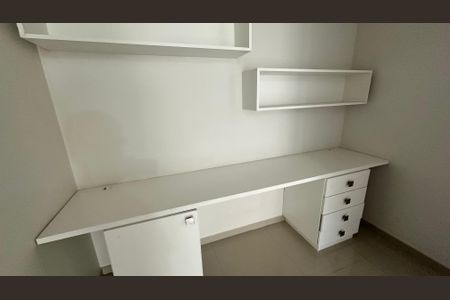 Casa de condomínio à venda com 160m², 3 quartos e 2 vagasHall