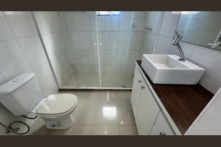 Casa de condomínio à venda com 160m², 3 quartos e 2 vagasBanheiro da Suíte