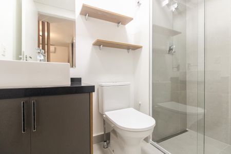 Studio para alugar com 31m², 1 quarto e 1 vaga Studio para alugar com 31m², 1 quarto e 1 vagaBanheiro Social