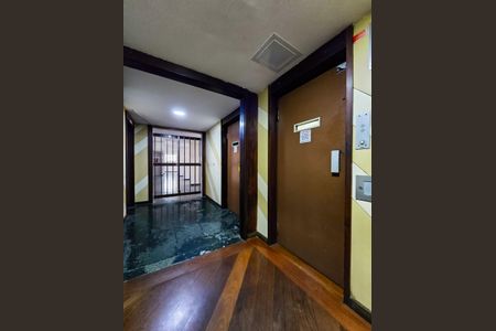 Apartamento à venda com 80m², 3 quartos e 1 vagaElevadores