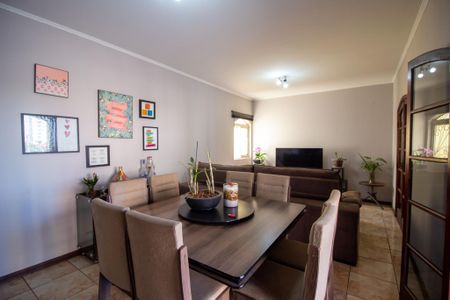 Casa para alugar com 250m², 4 quartos e 3 vagasSala