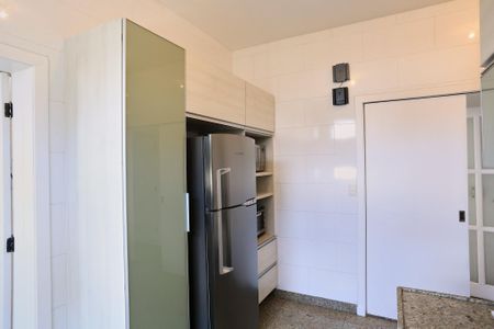 Apartamento à venda com 211m², 4 quartos e 2 vagas Apartamento à venda com 211m², 4 quartos e 2 vagasCozinha