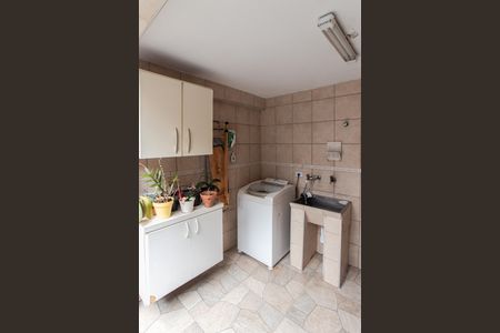 Casa à venda com 245m², 5 quartos e 6 vagasÁrea de Serviço