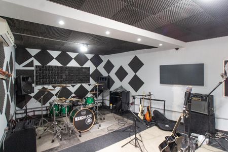 Casa à venda com 245m², 5 quartos e 6 vagasÁrea comum - Salão