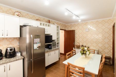 Casa à venda com 245m², 5 quartos e 6 vagasCozinha 1