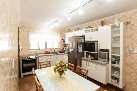 Casa à venda com 245m², 5 quartos e 6 vagasCozinha 1