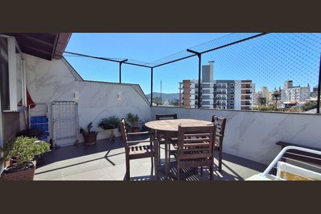 Apartamento para alugar com 108m², 3 quartos e 1 vaga Apartamento para alugar com 108m², 3 quartos e 1 vagaVaranda