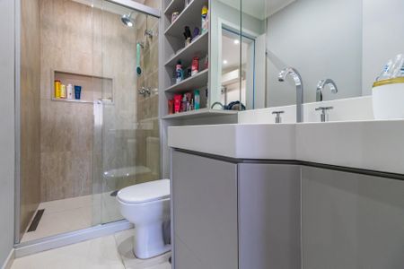 Apartamento à venda com 76m², 2 quartos e 2 vagasBanheiro da Suíte