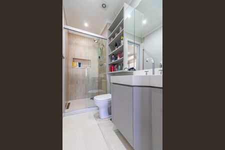 Apartamento à venda com 76m², 2 quartos e 2 vagasBanheiro da Suíte