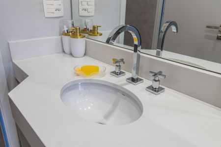 Apartamento à venda com 76m², 2 quartos e 2 vagasBanheiro Social