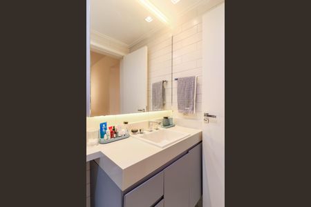 Apartamento à venda com 111m², 2 quartos e 2 vagasBanheiro da Suíte