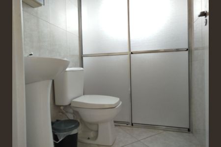 Casa à venda com 216m², 3 quartos e 5 vagas Casa à venda com 216m², 3 quartos e 5 vagasBanheiro da Suíte 1