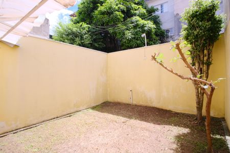 Casa à venda com 216m², 3 quartos e 5 vagasQuintal