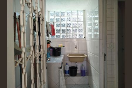 Casa à venda com 216m², 3 quartos e 5 vagas Casa à venda com 216m², 3 quartos e 5 vagasÁrea de Serviço