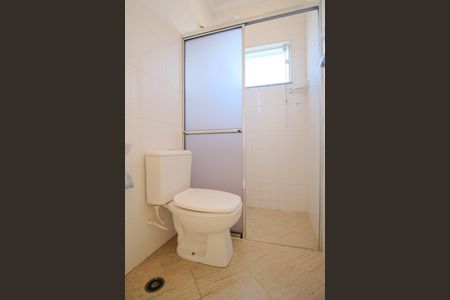 Casa à venda com 216m², 3 quartos e 5 vagasBanheiro da Suíte 2