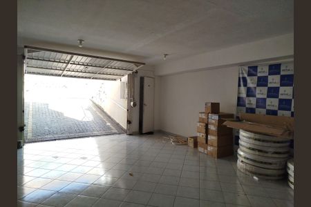 Casa à venda com 216m², 3 quartos e 5 vagas Casa à venda com 216m², 3 quartos e 5 vagasGaragem