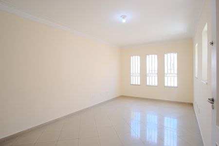 Casa à venda com 216m², 3 quartos e 5 vagasSala