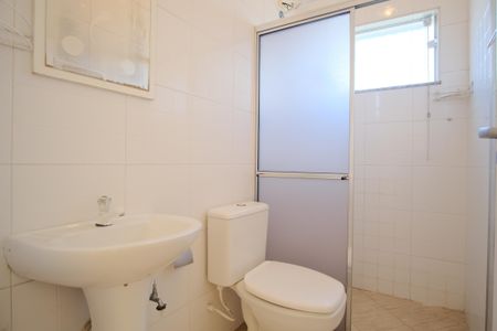 Casa à venda com 216m², 3 quartos e 5 vagasBanheiro da Suíte 2