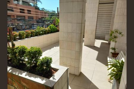 Apartamento à venda com 43m², 1 quarto e sem vaga Apartamento à venda com 43m², 1 quarto e sem vagaFoto 01