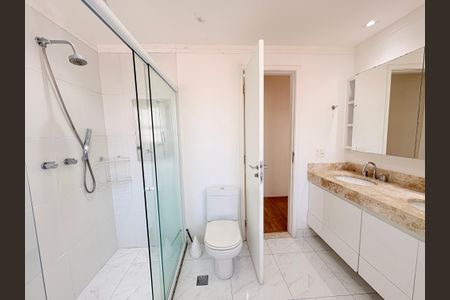 Apartamento à venda com 165m², 3 quartos e 3 vagasBanheiro da Suíte 1