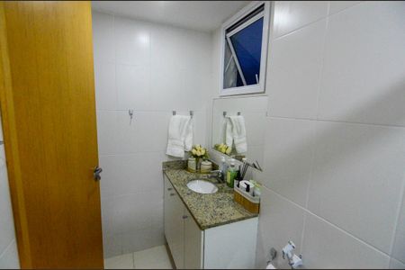 Apartamento à venda com 135m², 2 quartos e 2 vagasBanheiro 2