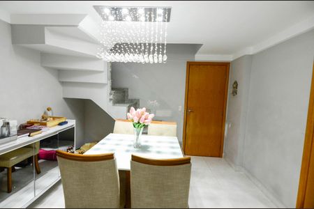 Apartamento à venda com 135m², 2 quartos e 2 vagasSala