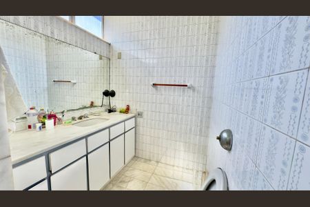 Apartamento para alugar com 220m², 4 quartos e 2 vagas