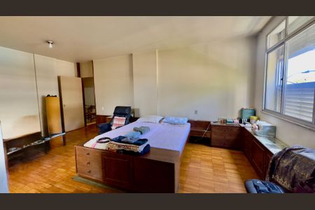 Apartamento para alugar com 220m², 4 quartos e 2 vagas