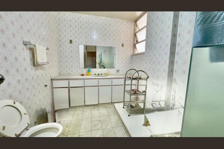 Apartamento para alugar com 220m², 4 quartos e 2 vagas