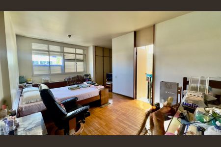 Apartamento para alugar com 220m², 4 quartos e 2 vagas