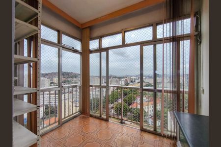 Apartamento à venda com 92m², 2 quartos e 1 vagaÁrea de Serviço