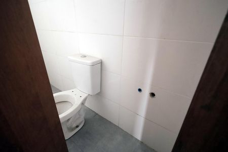 Apartamento à venda com 55m², 2 quartos e 1 vaga Apartamento à venda com 55m², 2 quartos e 1 vagaBanheiro