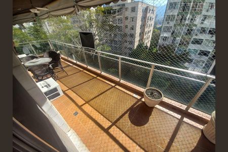 Apartamento à venda com 100m², 2 quartos e 1 vagaFoto 03