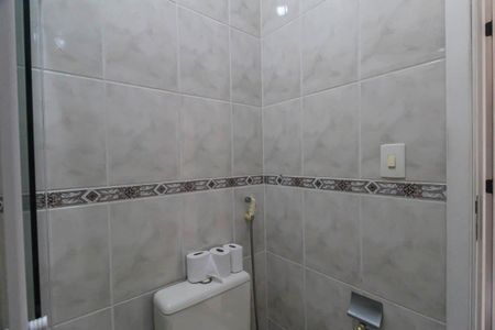 Casa de condomínio para alugar com 98m², 3 quartos e 2 vagas Casa de condomínio para alugar com 98m², 3 quartos e 2 vagasBanheiro da Suíte