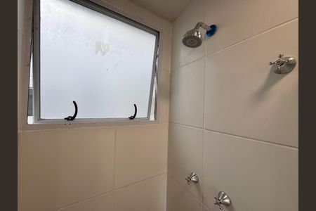 Apartamento à venda com 43m², 2 quartos e 1 vaga Apartamento à venda com 43m², 2 quartos e 1 vagaBanheiro Social