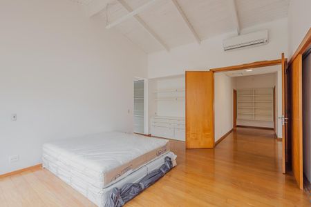 Casa à venda com 540m², 4 quartos e 4 vagasSuíte 2