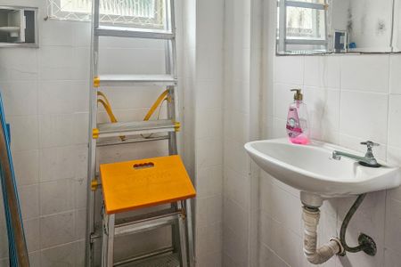 Apartamento para alugar com 250m², 4 quartos e 2 vagasBanheiro de Serviço