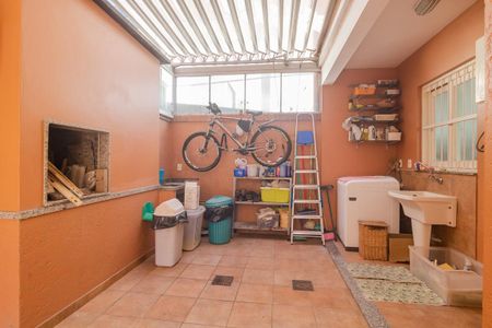 Casa de condomínio à venda com 194m², 3 quartos e 1 vaga Casa de condomínio à venda com 194m², 3 quartos e 1 vagaÁrea de Serviço