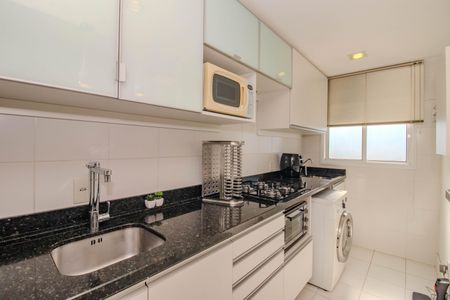 Apartamento à venda com 75m², 2 quartos e 1 vaga Apartamento à venda com 75m², 2 quartos e 1 vagaCozinha e Área de Serviço