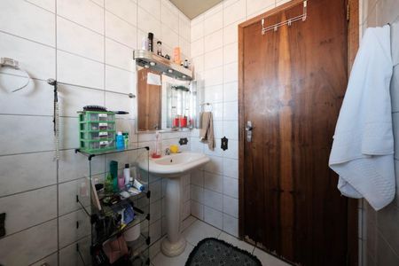 Casa à venda com 450m², 5 quartos e 6 vagasBanheiro da Suíte