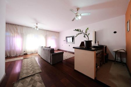 Casa à venda com 450m², 5 quartos e 6 vagasSala