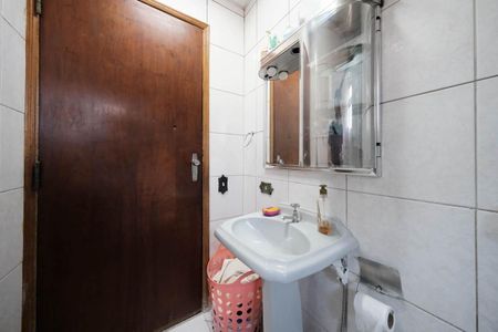 Casa à venda com 450m², 5 quartos e 6 vagasBanheiro Social